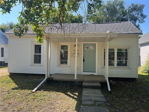 2713 Moultrie Ave, Mattoon, IL, 61938-2430 | Card Image