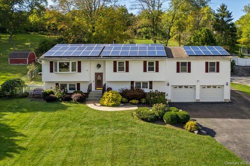 56 Daley Rd, Poughkeepsie, NY, 12603-4317 | Card Image