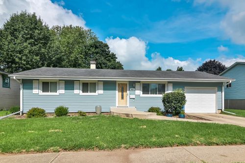 427 Rebecca Rd, Belvidere, IL, 61008-2431 | Card Image