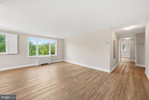 500-2400 41st St, WASHINGTON, DC, 20007-4915 | Card Image