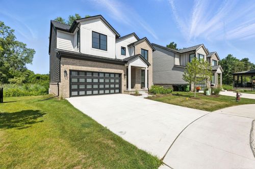 54729 Camden Ct, Utica, MI, 48316-3629 | Card Image
