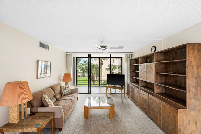 APT-304 - 3442 Ne Causeway Blvd, Condo with 2 bedrooms, 2 bathrooms and null parking in Jensen Beach FL | Image 8