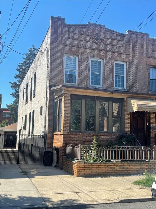142 Forbell St, Brooklyn, NY, 11208-3009 | Card Image