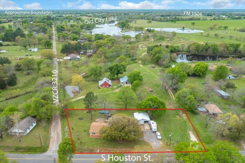 542 S Houston St, Edgewood, TX, 75117-3104 | Card Image