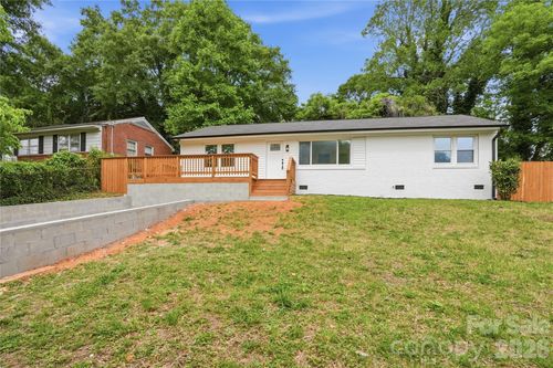 921 Green Circle Dr, Gastonia, NC, 28054-2422 | Card Image