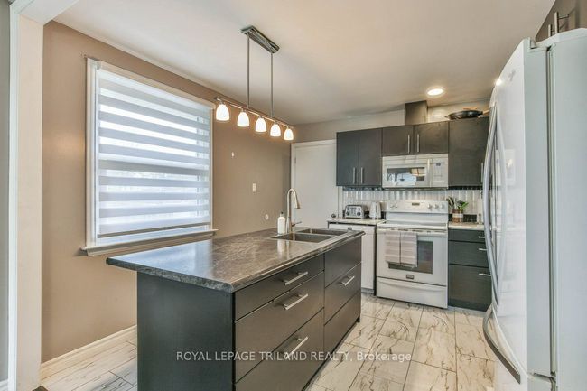834 Viscount Rd, House other with 3 bedrooms, 2 bathrooms and 4 parking in London ON | Image 8