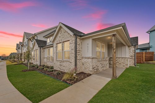 9621 Thorncrown Ln, Fort Worth, TX, 76179-0018 | Card Image