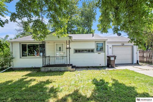 1521 W Q Street, Lincoln, NE, 68528 | Card Image