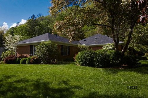 532 W Broadway, Granville, OH, 43023-1182 | Card Image