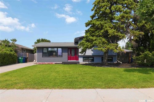 122 Assiniboine Dr, Saskatoon, SK, S7K1H7 | Card Image