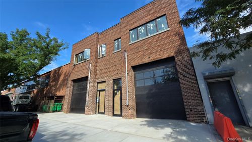 18-26 Steinway St, Astoria, NY, 11105-1011 | Card Image