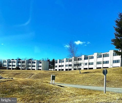 apt-303-115 Foxfire Dr, Mount Pocono, PA, 18344-1695 | Card Image