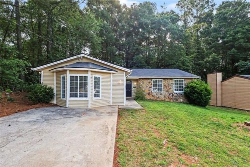 2196 Scarbrough Dr, Stone Mountain, GA, 30088-4312 | Card Image
