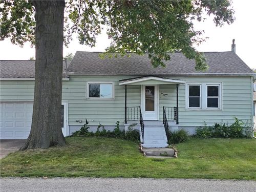 215 N Beech St, Arthur, IL, 61911-1011 | Card Image