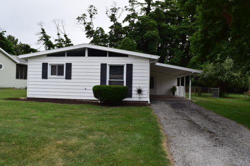1308 Fairlane Dr, Valparaiso, IN, 46383-3643 | Card Image