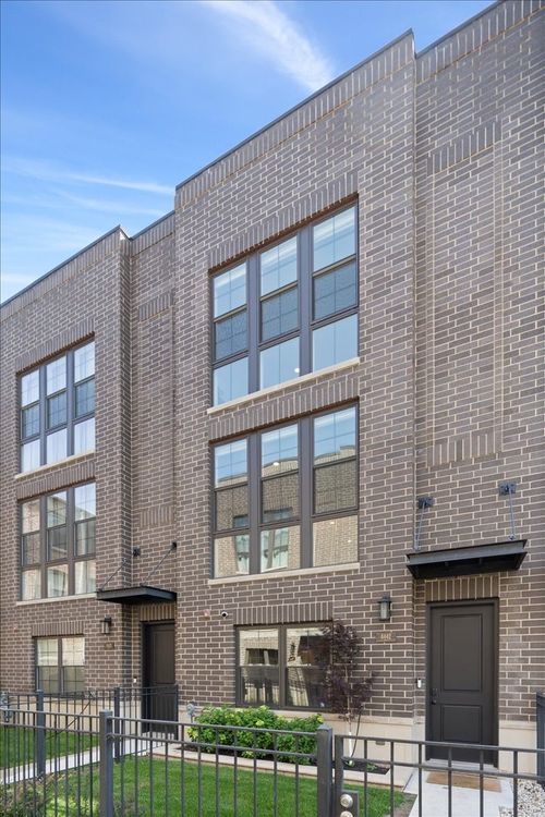 g-4442 S Drexel Blvd, CHICAGO, IL, 60653-3887 | Card Image