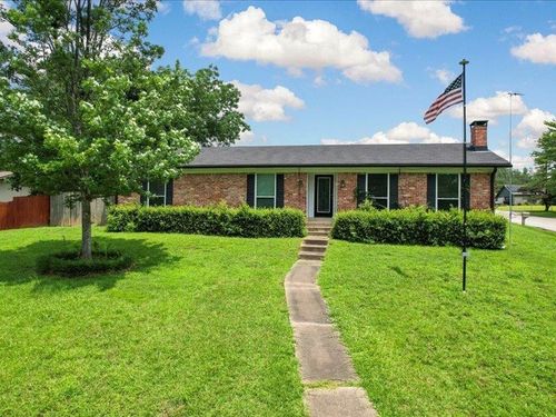 1009 Sequoyah Ln, Longview, TX, 75605-5753 | Card Image