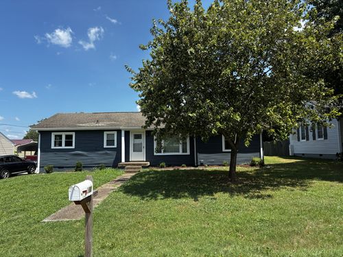 216 Daleview Ave, Gallatin, TN, 37066-3658 | Card Image