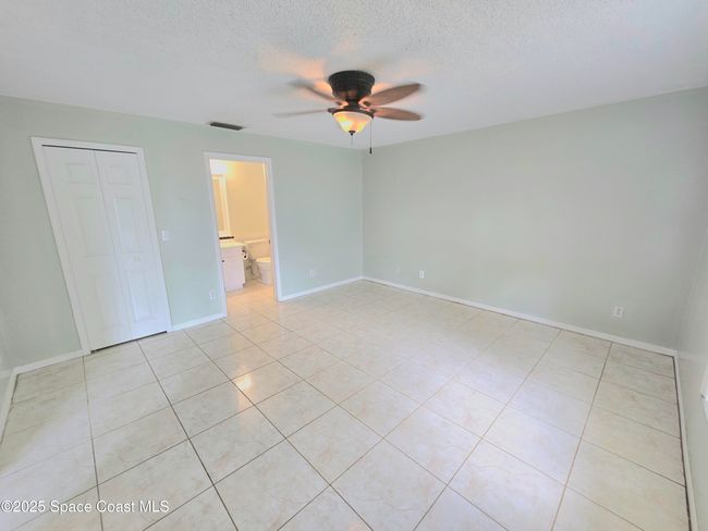 Master bedroom, spacious and bright | Image 12
