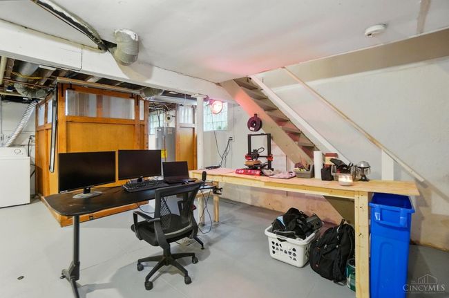 3933 Vine St, House other with 2 bedrooms, 2 bathrooms and null parking in Cincinnati OH | Image 27