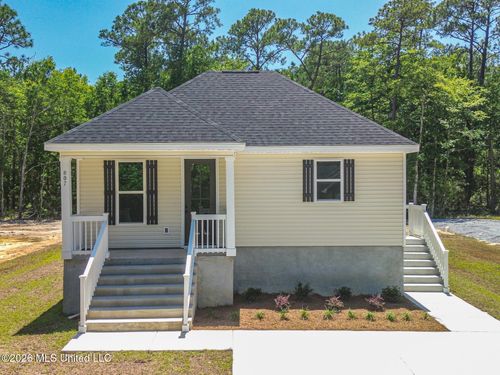 807 Bay Street, Ocean Springs, MS, 39564 | Card Image