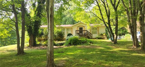 144 Lindy St, Beaver Falls, PA, 15010-1638 | Card Image