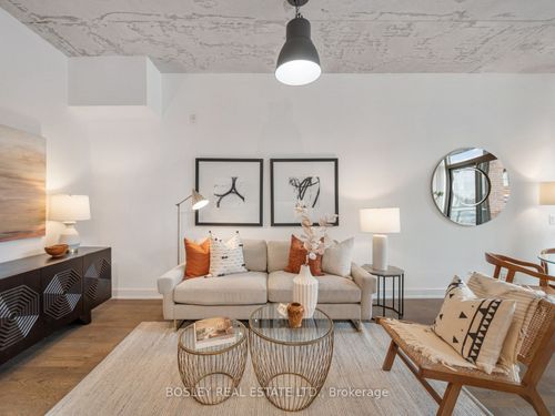 404-2 Gladstone Avenue, Toronto, ON, M6J0B2 | Card Image