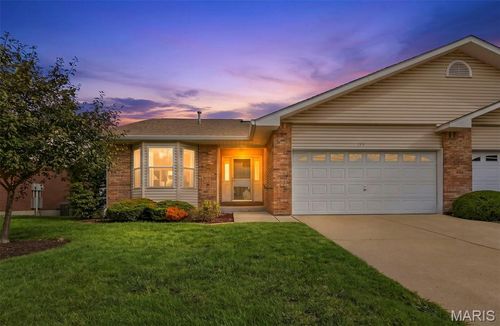 199 Southern Oaks Dr, Saint Charles, MO, 63303-4098 | Card Image