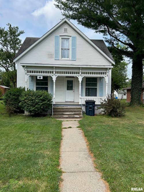 209 W Broad St, Raymond, IL, 62560-5048 | Card Image