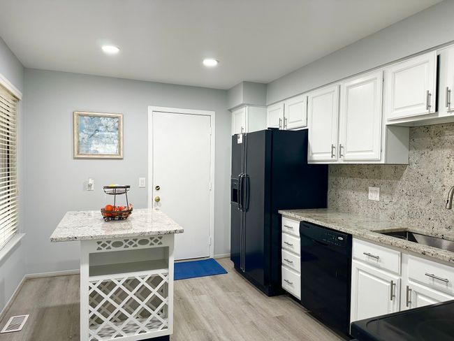 632 Tennyson, Condo with 2 bedrooms, 3 bathrooms and null parking in Rochester Hills MI | Image 11