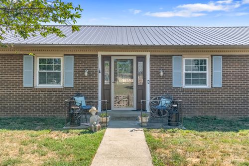 304 Weil Ln, Nicholasville, KY, 40356-1742 | Card Image