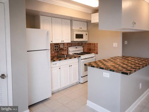 31-3400 25th St S, ARLINGTON, VA, 22206-2447 | Card Image