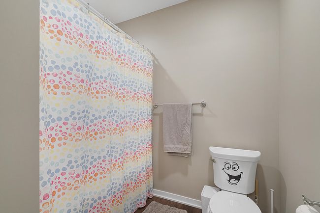 Upper Level Full Bathroom | Image 30