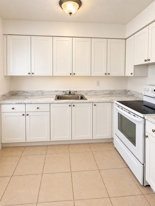 4-18200 Nw 20th Ave, Miami Gardens, FL, 33056-3842 | Card Image