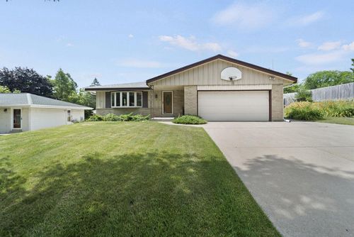 4109 W Hemlock Street, Milwaukee, WI, 53209 | Card Image