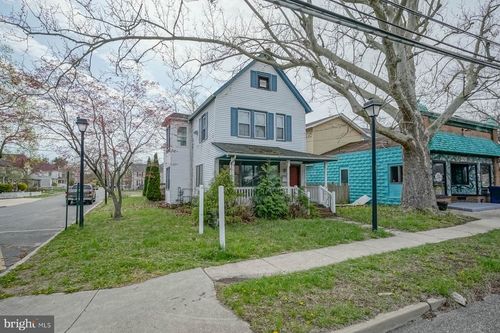 318 12th St, Hammonton, NJ, 08037-1352 | Card Image