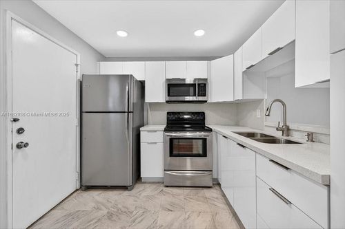 apt-304-1000 12th Ave, Hallandale Beach, FL, 33009-2607 | Card Image
