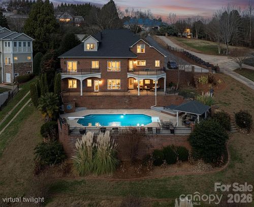 121 Pleasant Point Dr, Hickory, NC, 28601-8817 | Card Image