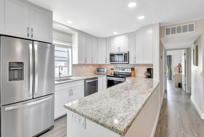 413 Normandy I, Condo with 2 bedrooms, 2 bathrooms and null parking in Delray Beach FL | Image 11
