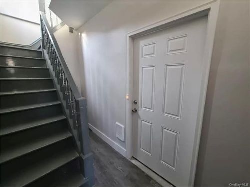 apt-2-29 Hooker Ave, Poughkeepsie, NY, 12601-4391 | Card Image