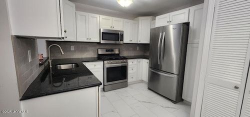101 Hyacinth Ln, Freehold, NJ, 07728-4111 | Card Image