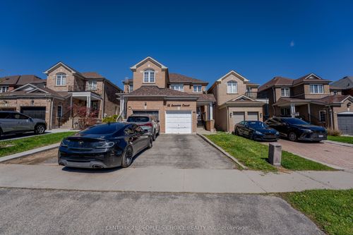 32 Summerdale Cres, Brampton, ON, L6X4V8 | Card Image