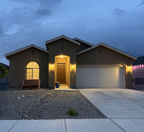 17 Calle Guaymas, Los Lunas, NM, 87031-4952 | Card Image