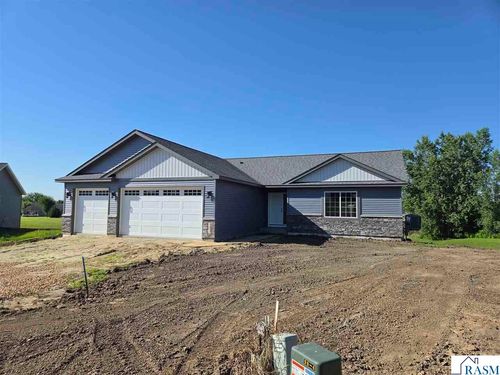3 Marie Circle, Mankato, MN, 56028-7517 | Card Image