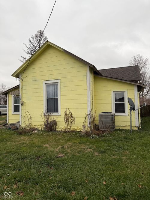 10941 N County Road 1050 E, Hope, IN, 47246-9671 | Card Image