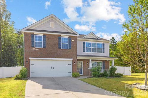 5904 Ellimar Field Ln, Charlotte, NC, 28215-1201 | Card Image