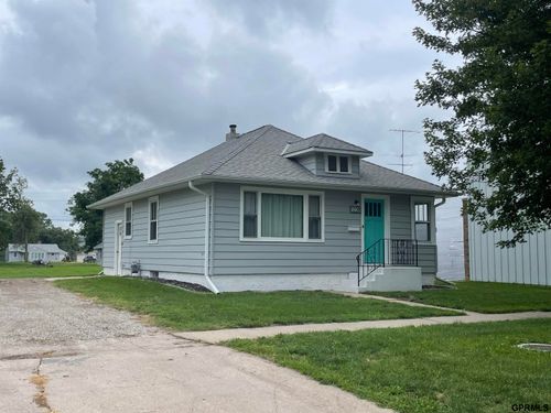 1228 E St, Geneva, NE, 68361-2631 | Card Image