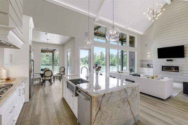 18 Smith Loop N, House other with 4 bedrooms, 5 bathrooms and 2 parking in Cleveland TX | Image 9