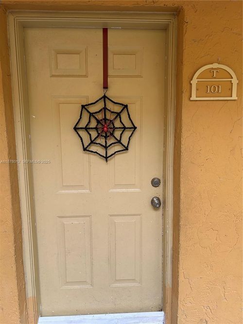 apt-t101-17901 Nw 68th Ave, Hialeah, FL, 33015-3920 | Card Image
