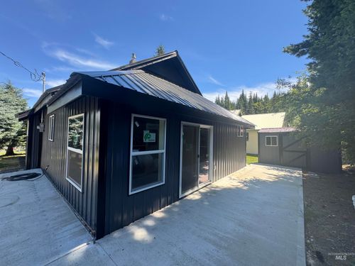 402 S 3rd St, Elk River, ID, 83827-0077 | Card Image